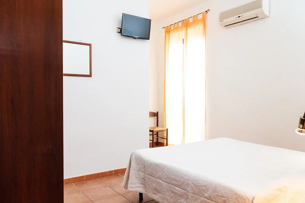 La Mezzanella Guesthouse Porto Torres 2*,